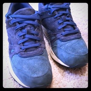 Reebok suede Hexalite